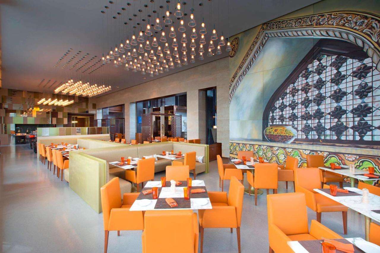 Sheraton Hyderabad Hotel Екстер'єр фото