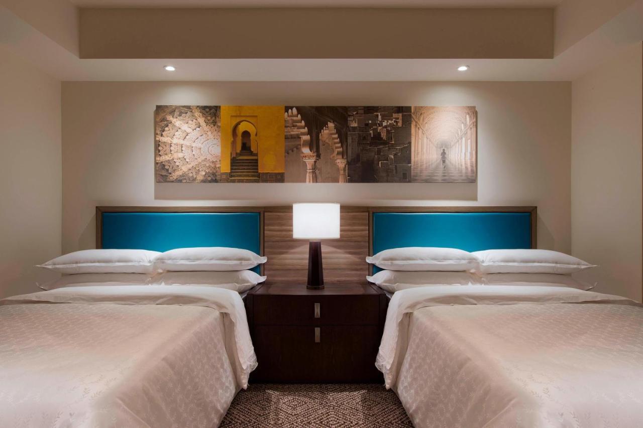 Sheraton Hyderabad Hotel Екстер'єр фото