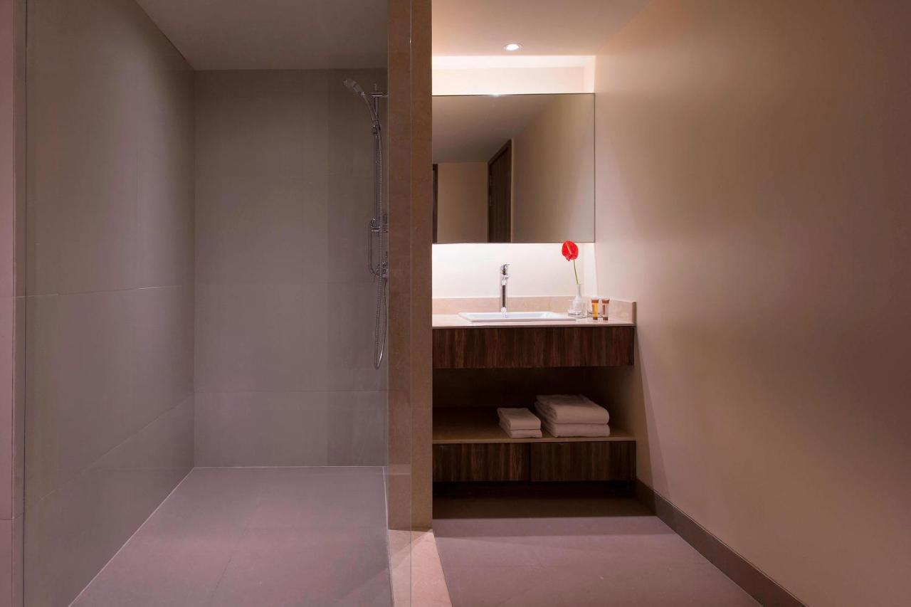 Sheraton Hyderabad Hotel Екстер'єр фото