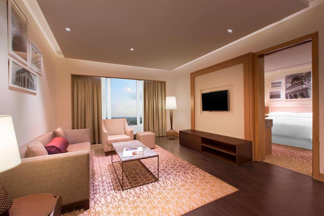 Sheraton Hyderabad Hotel Екстер'єр фото