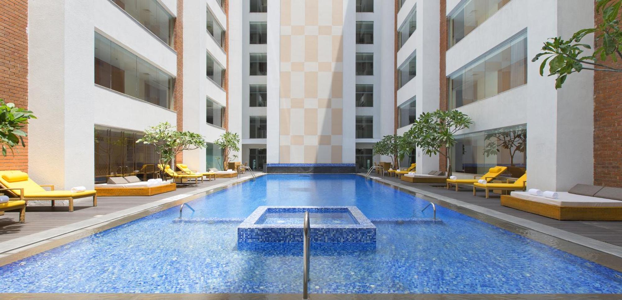 Sheraton Hyderabad Hotel Екстер'єр фото