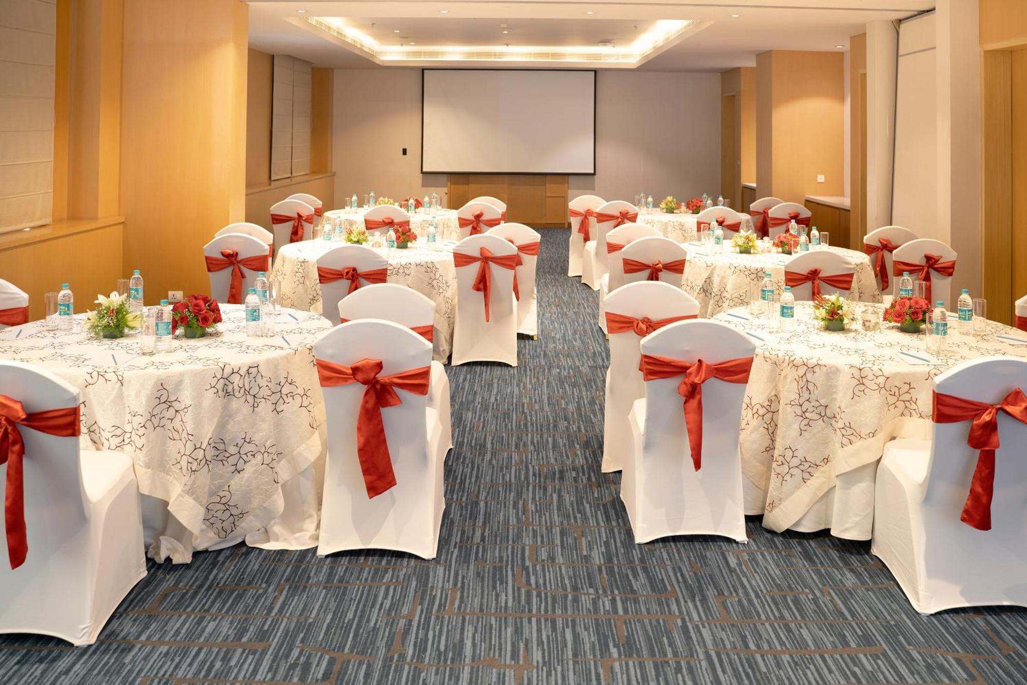 Sheraton Hyderabad Hotel Екстер'єр фото