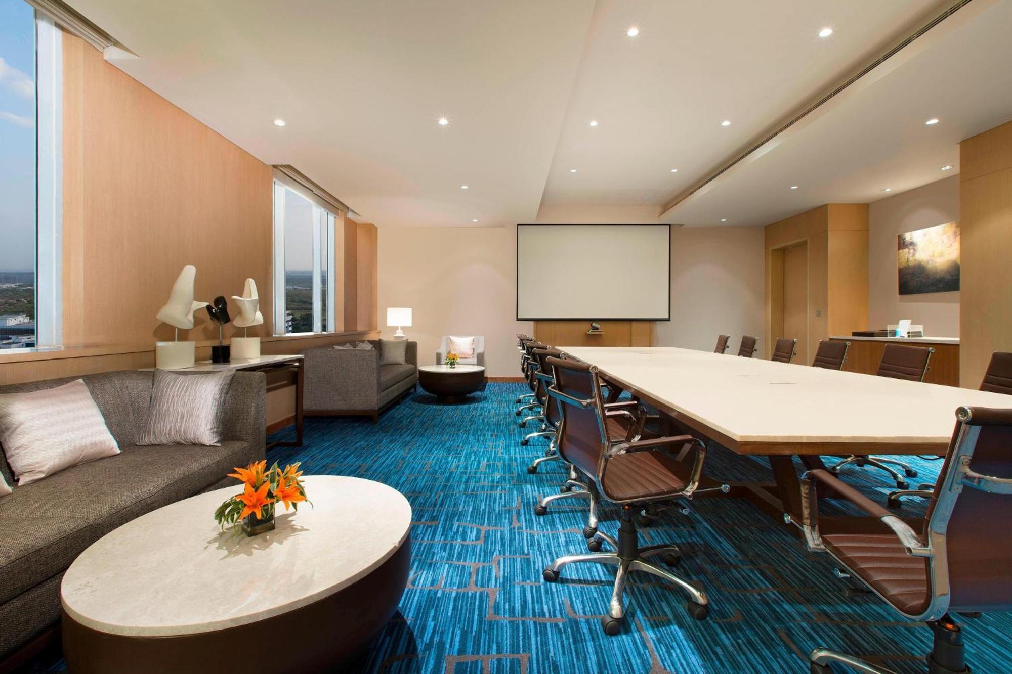 Sheraton Hyderabad Hotel Екстер'єр фото