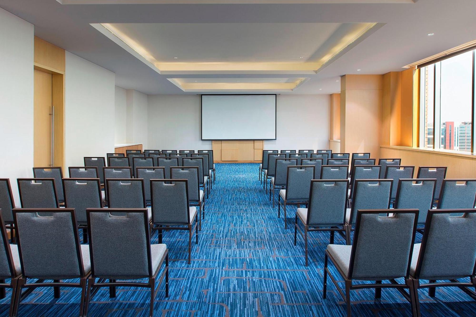 Sheraton Hyderabad Hotel Екстер'єр фото