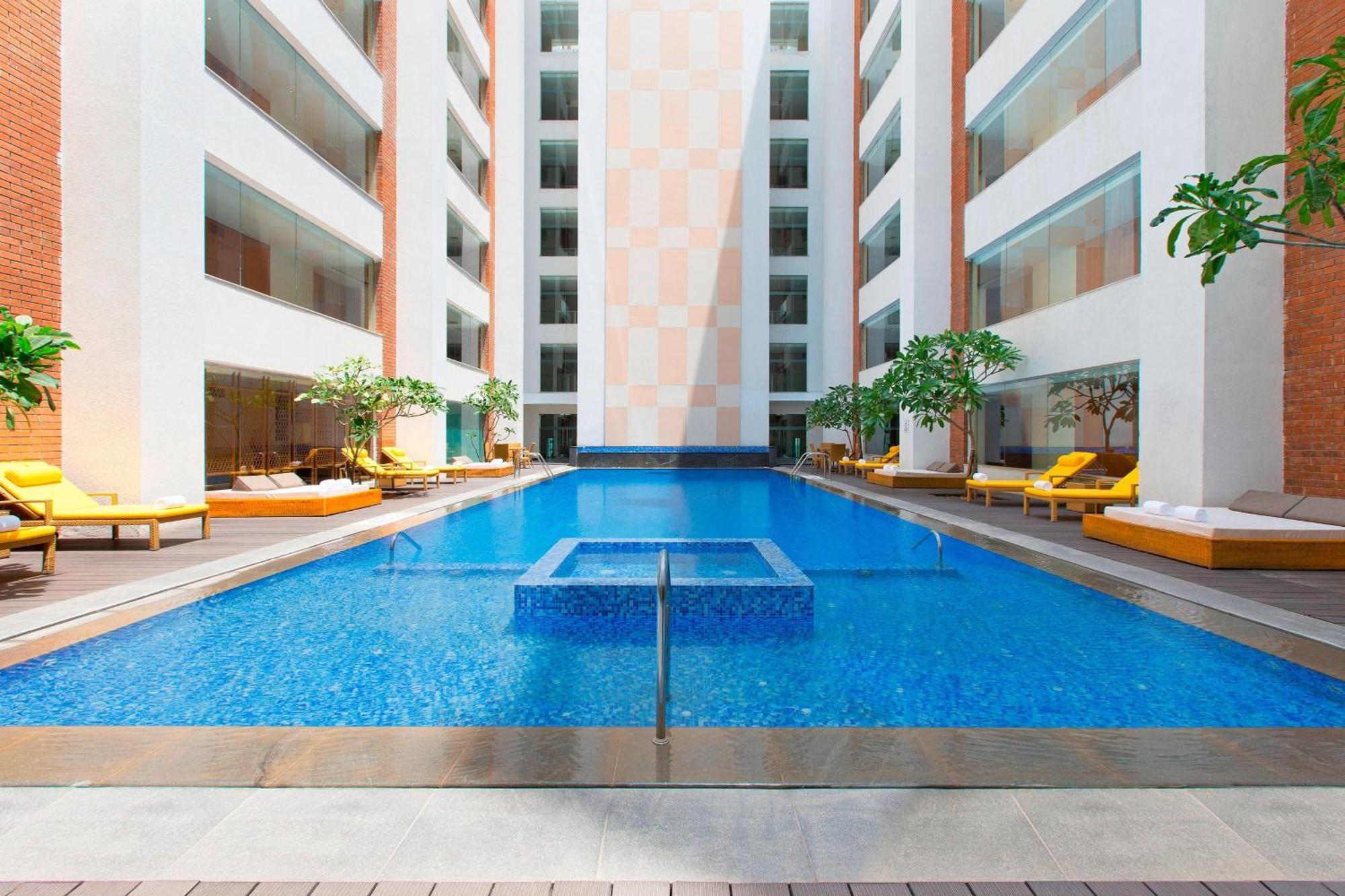 Sheraton Hyderabad Hotel Екстер'єр фото