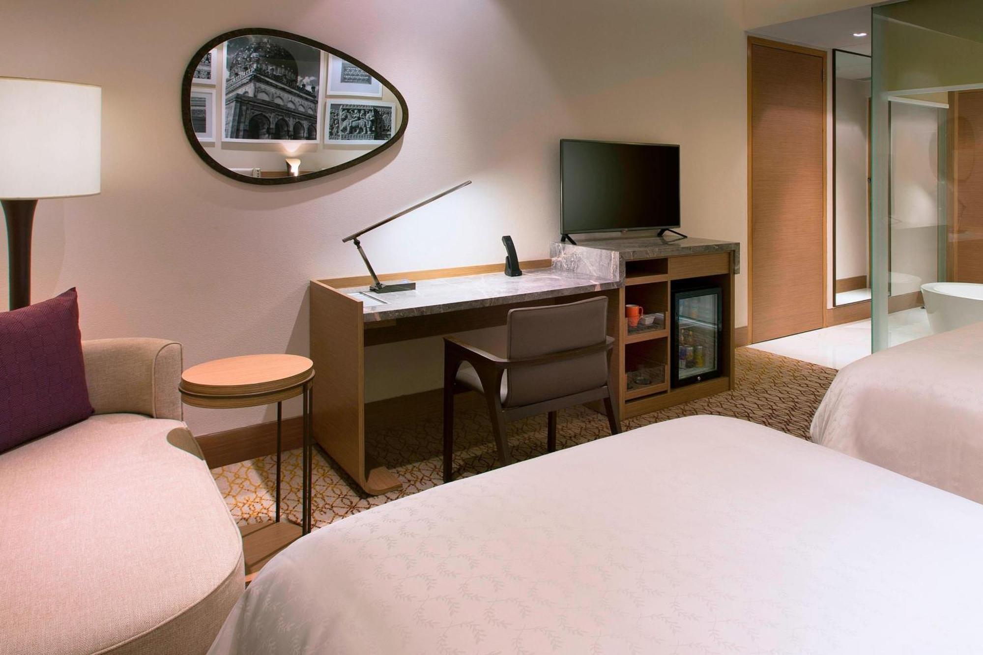 Sheraton Hyderabad Hotel Екстер'єр фото