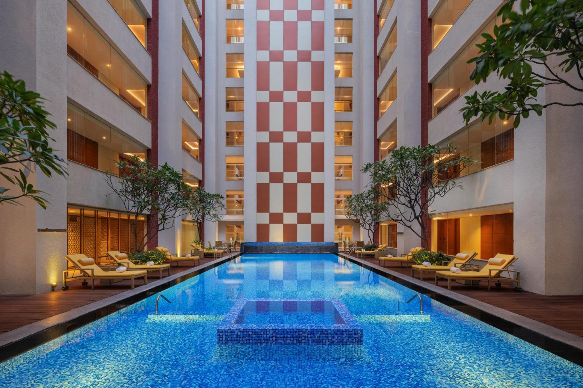 Sheraton Hyderabad Hotel Екстер'єр фото